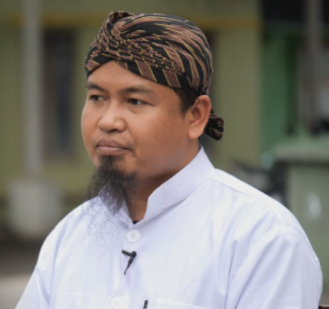 Ust. Junaedi